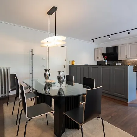 Seaside 2 Bedrooms In Glyfada 아테네