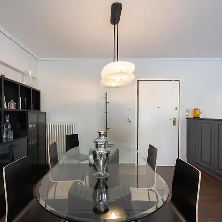 Seaside 2 Bedrooms In Glyfada * 아테네