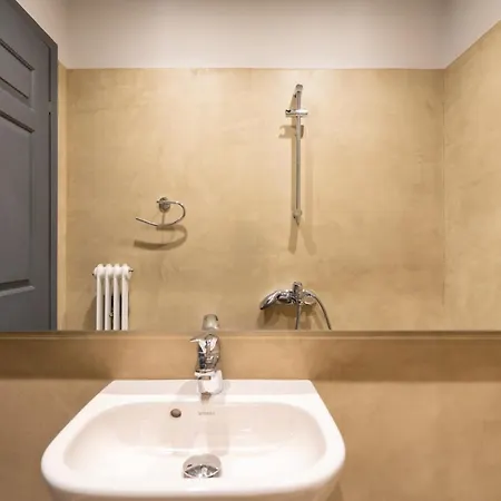 Seaside 2 Bedrooms In Glyfada