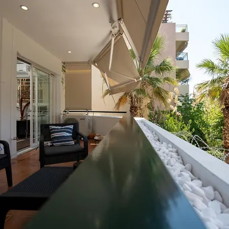 Seaside 2 Bedrooms In Glyfada