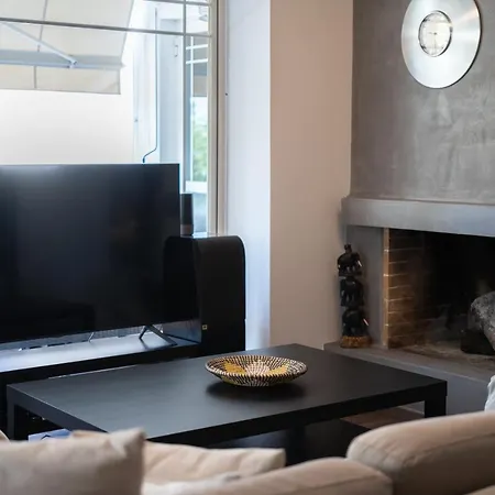 Seaside 2 Bedrooms In Glyfada 아파트
