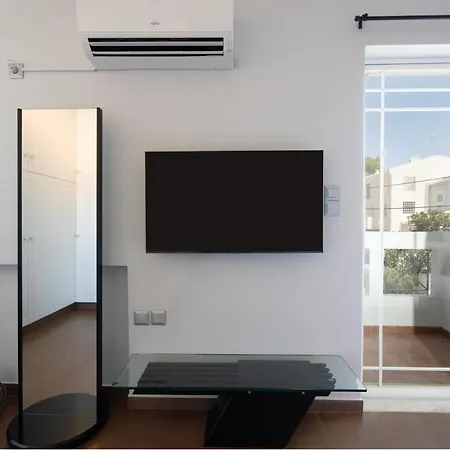 Seaside 2 Bedrooms In Glyfada * 아테네